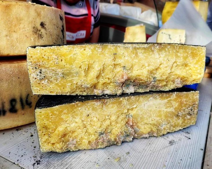 Сыр «Малевич», ставший главным объектом обсуждения на фестивале «Вкусы России», и другая экзотика