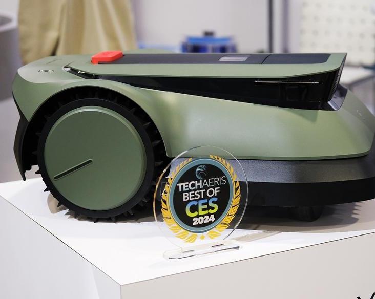 CES 2024: ECOVACS представила робота