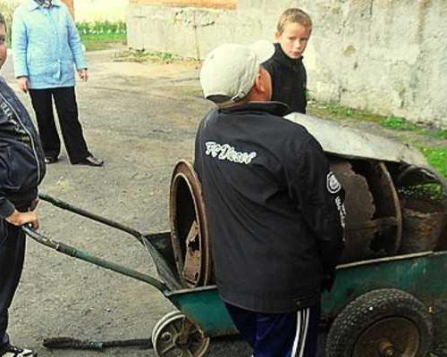 Теперь только по безналу.</p>
<p>Россиянам запретили сдавать металлолом за наличку